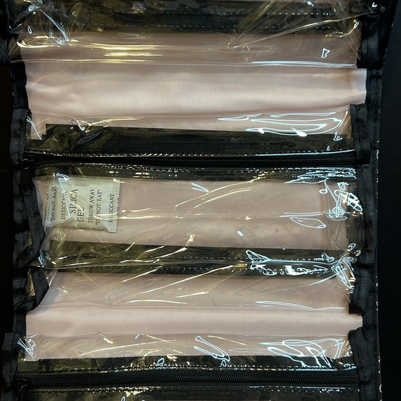 💗💗Mary Kay Rollup Makeup Bag Brand new💗💗 - Picture 6 of 9